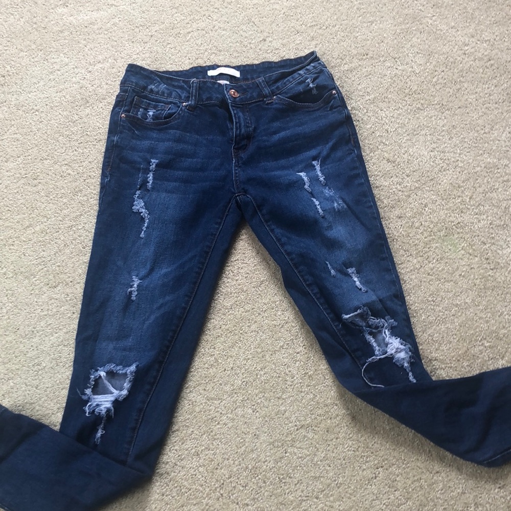 Size 28 Forever 21 destroyed skinny jeans